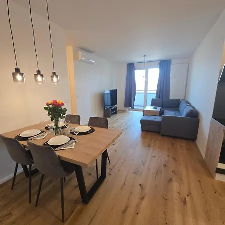 Premiovy S Klimatizaciou, Imperial Apartment, N3 * קושיצה