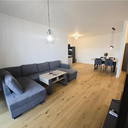 Premiovy S Klimatizaciou, Imperial Apartment, N3 קושיצה